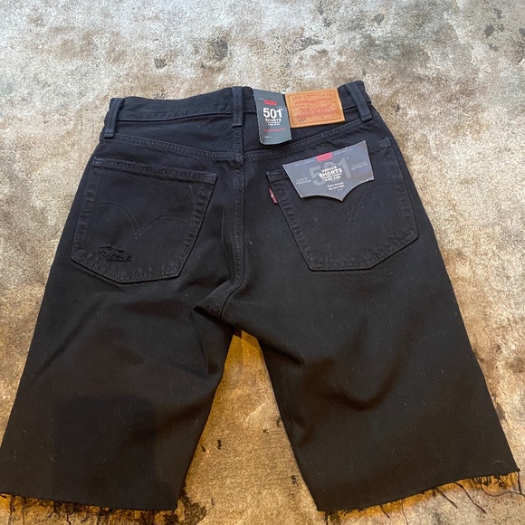 Black Levi's Denim Shorts 24 - Picture 3 of 5